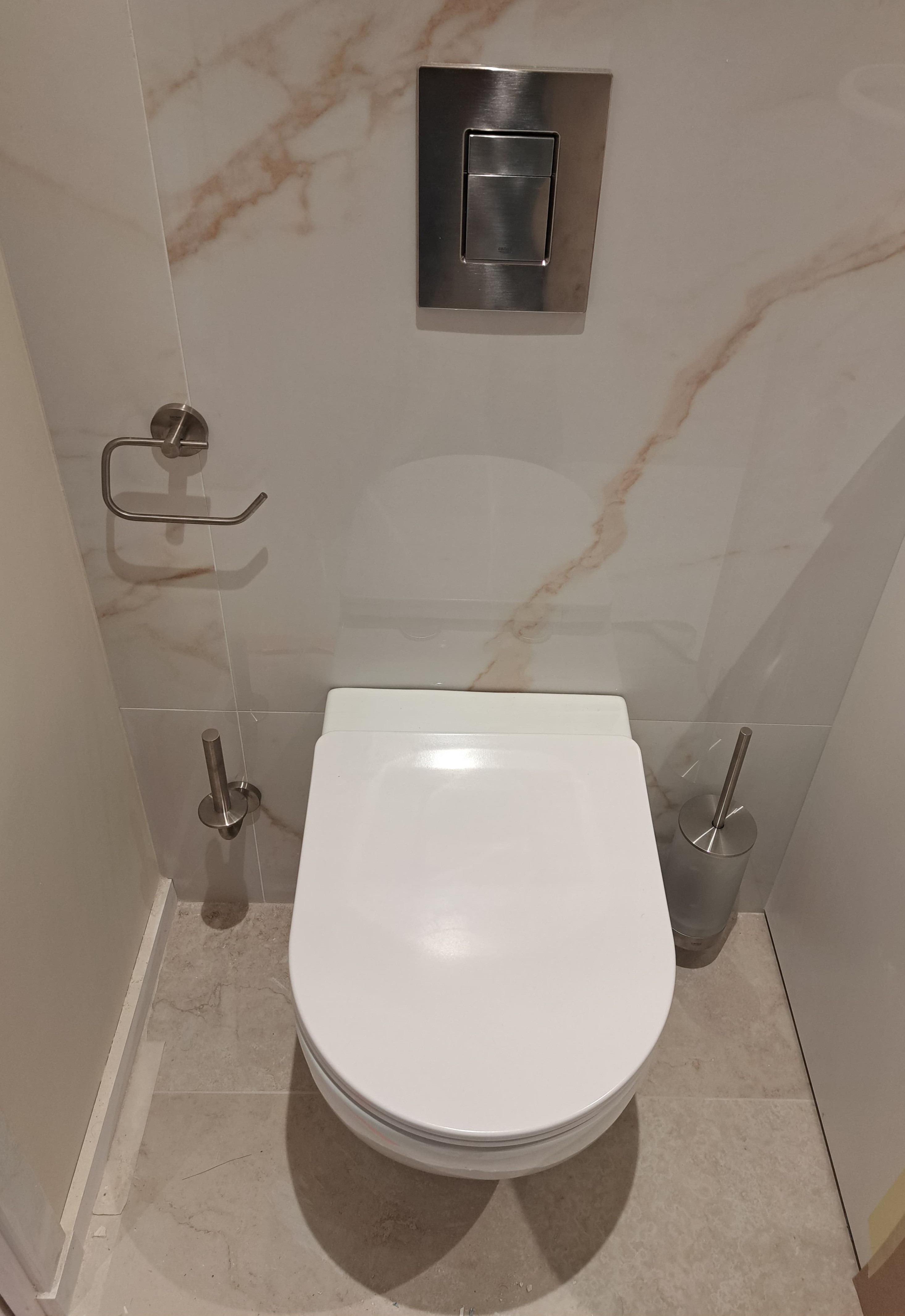 WC suspendu et accessoires Grohé